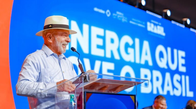 Lula classifica revelação de conversas entre Flávio Bolsonaro e Daniel Vorcaro como caso de polícia