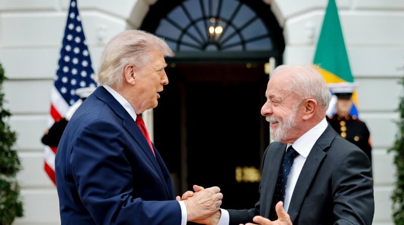 Lula se reúne com Trump por três horas e conquista prazo para evitar novas tarifas