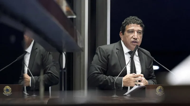 Magno Malta denuncia técnica de enfermagem e registra boletim de ocorrência
