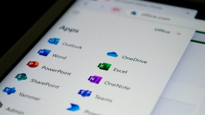 Microsoft enfrenta instabilidade em serviços como Outlook e Teams
