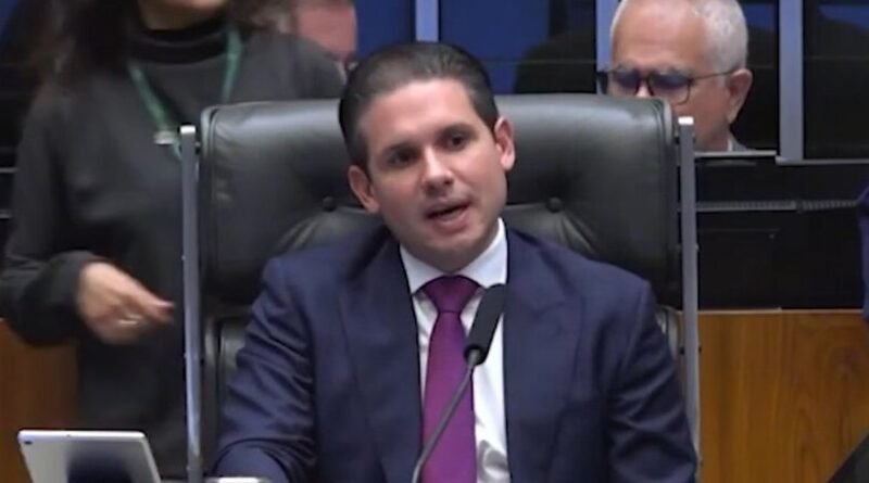 Minérios críticos e a importância do petróleo segundo Hugo Motta
