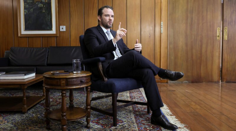Ministros afirmam que lei eleitoral se sobrepõe a manobra do Congresso para liberar doações