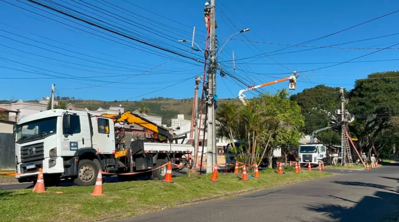 Morro Santana ganha mais de 20 quilômetros de novo cabeamento da CEEE Equatorial
