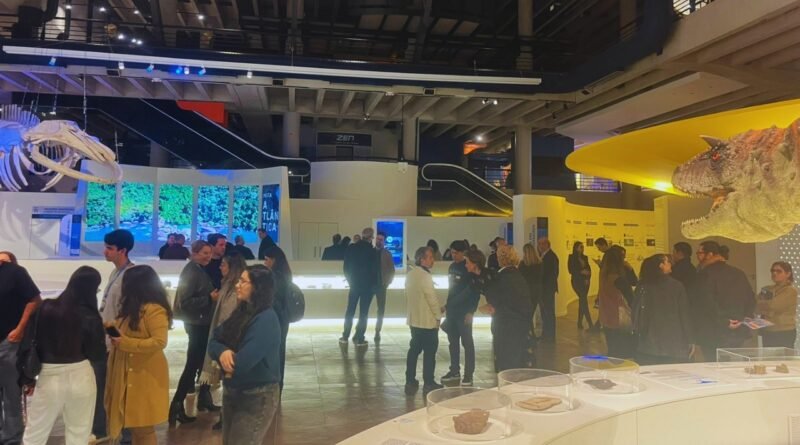 Museu da PUCRS lança exposição imersiva sobre extinções e dinossauros em tamanho real