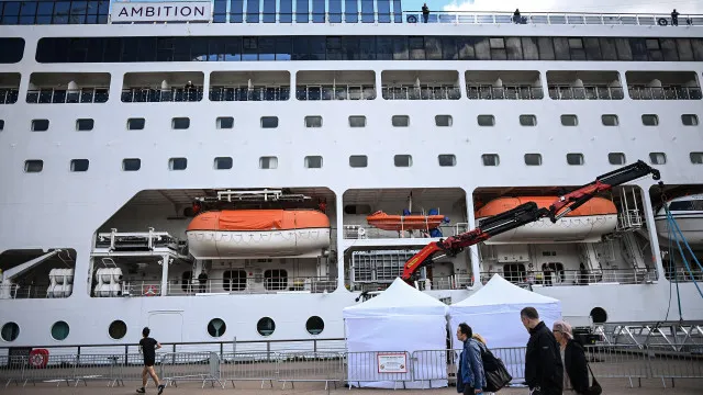 Norovírus provoca morte e confina 1.700 pessoas em navio em Bordeaux
