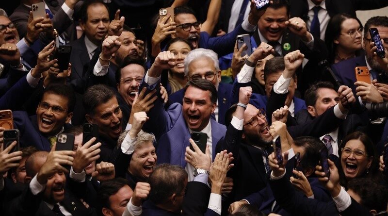 Oposição se manifesta após suspensão da Lei da Dosimetria por Moraes