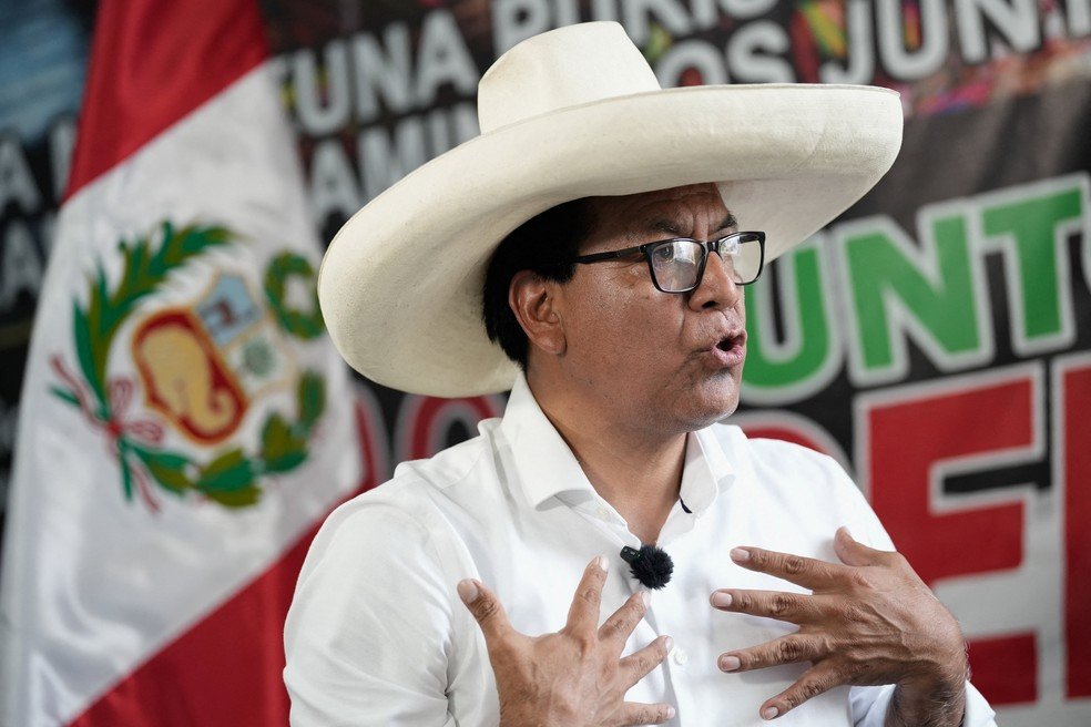 Roberto Sánchez durante entrevista