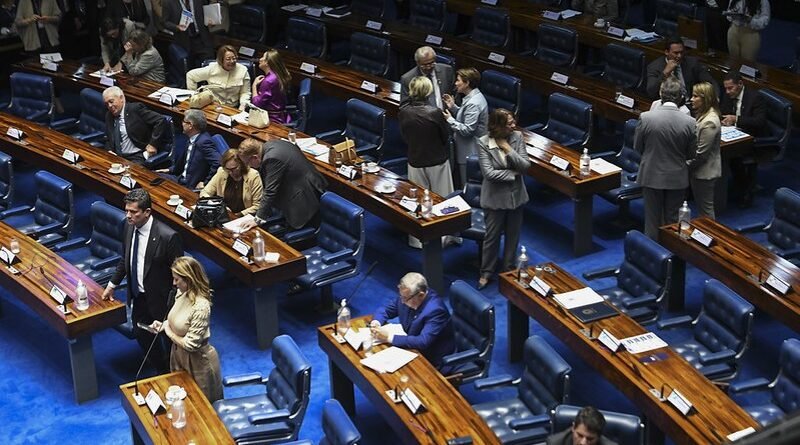 Senado agenda semana de votações sobre primeiro emprego e combate à violência