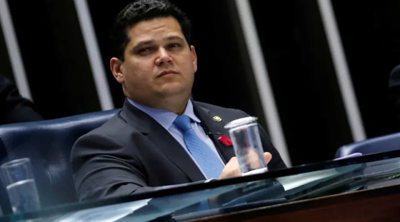Suplente de Alcolumbre é indiciado pela PF em investigação de fraudes de 60 milhões de reais