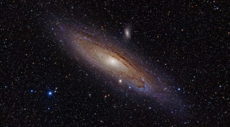 Telescópio Espacial James Webb revela galáxia jovem que interrompeu rotação de forma inesperada
