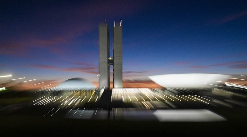 A 100 dias da eleição, 45 deputados buscam vaga no Senado