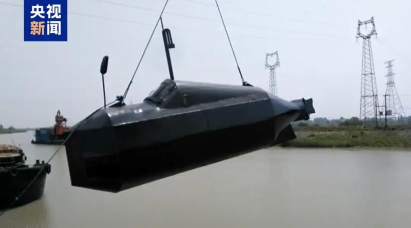 Agricultor chinês transforma paixão por submarinos em hobby durante o tempo livre