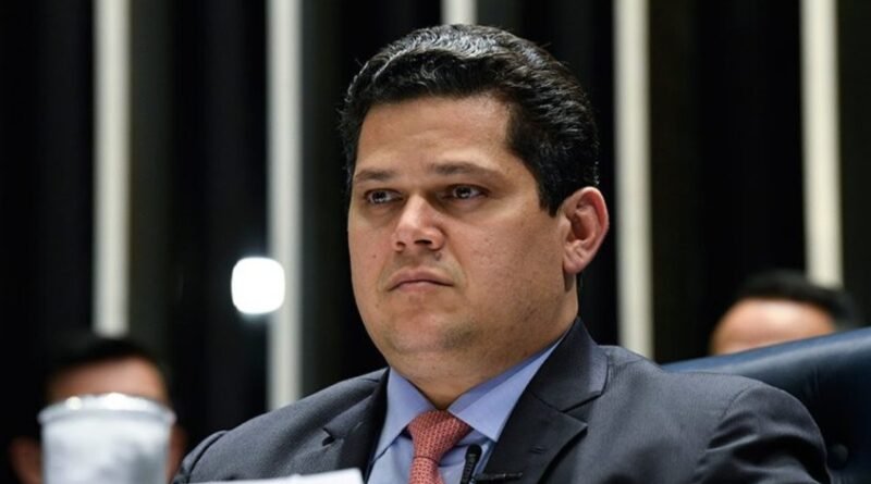 Alcolumbre agenda votação da PEC dos agentes de saúde para a próxima semana