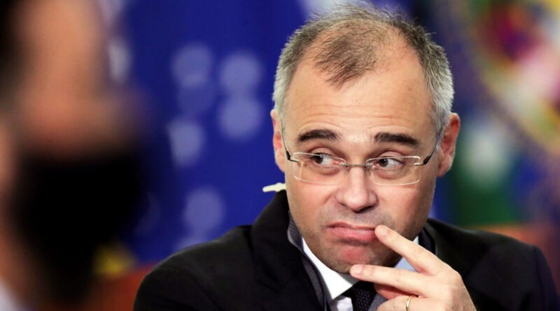 André Mendonça definirá futuro de Vorcaro nos próximos dias