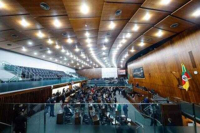 Assembleia Legislativa do RS adia votação devido à falta de quórum