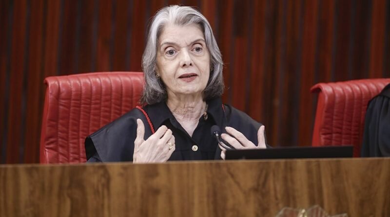Cármen Lúcia afirma que a maioria dos juízes age com ética e aqueles que não o fazem devem ser identificados