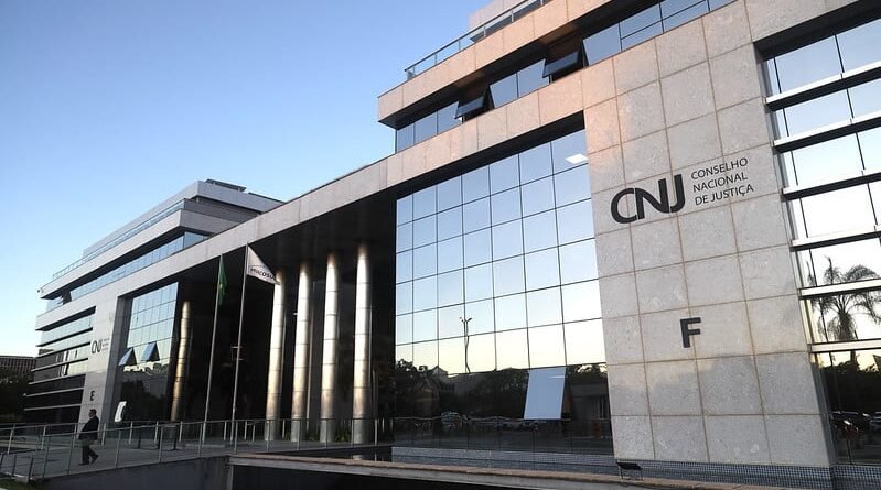 CNJ elimina requisito de certidão de casamento para registro de filhos de reprodução assistida