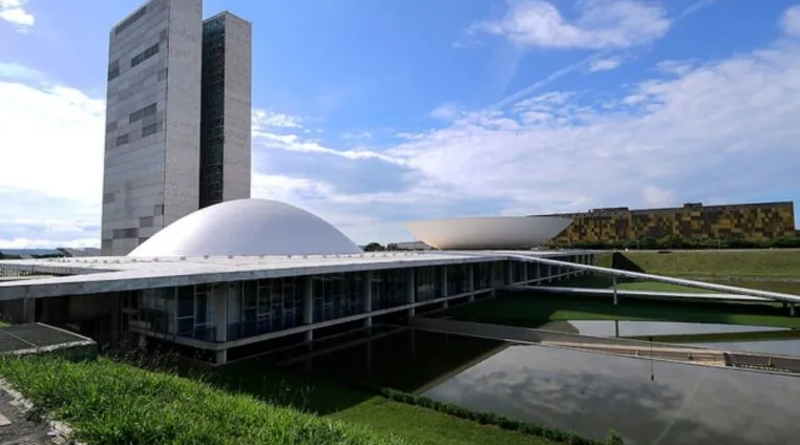 Congresso discute maioridade penal e renegociação do setor agropecuário nesta semana