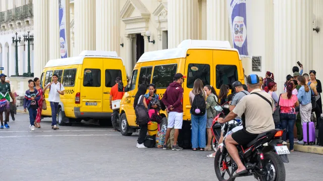 Cuba discute reformas econômicas e sociais diante do bloqueio dos EUA