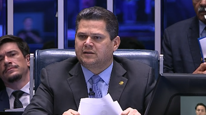Davi Alcolumbre critica uso da CPI do Master como palanque eleitoral