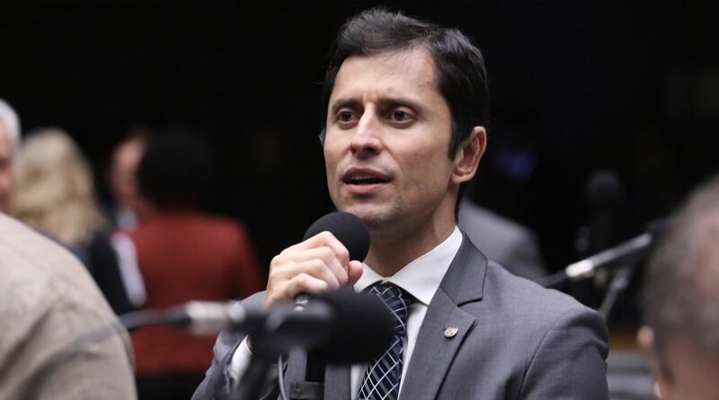Duarte Jr. propõe aumento na fiscalização da educação inclusiva