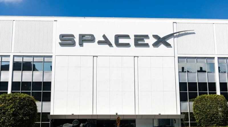 Elon Musk ultrapassa US$ 1 trilhão em fortuna em comparação ao segundo homem mais rico do mundo