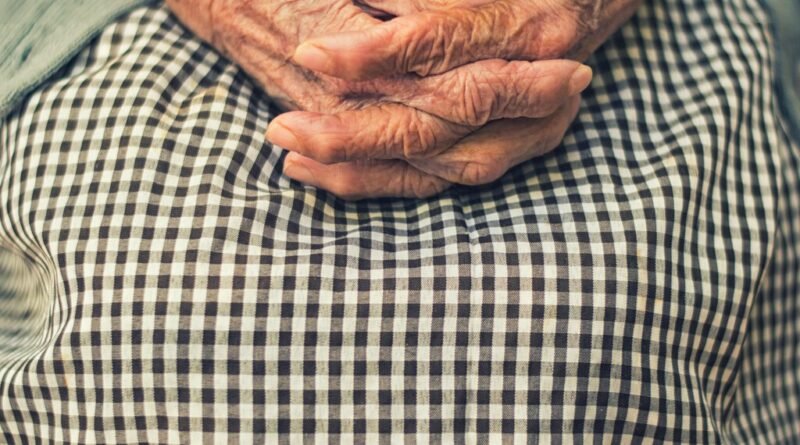 Estudo aponta que cérebro humano pode continuar a se desenvolver até os 90 anos
