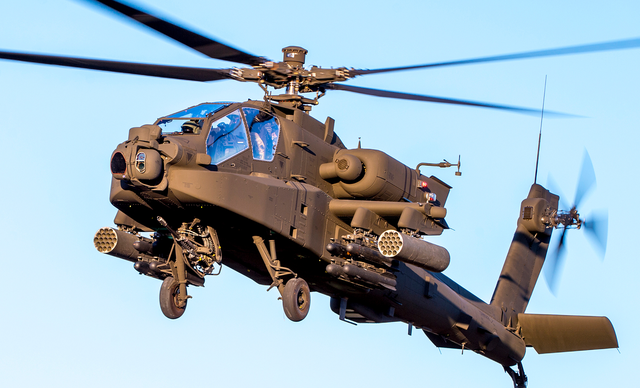 EUA Atacam Irã em Retaliação à Queda de Helicóptero; Teerã Ameaça Responder