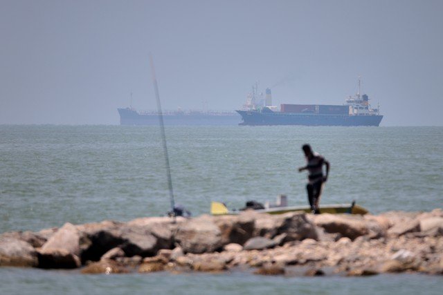 EUA Intensificam Ataques no Irã e Atingem Múltiplos Alvos em Dia Crítico para o Cessar-Fogo
