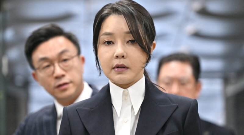 Ex-primeira-dama da Coreia do Sul recebe mais 7 anos de prisão por escândalo de corrupção