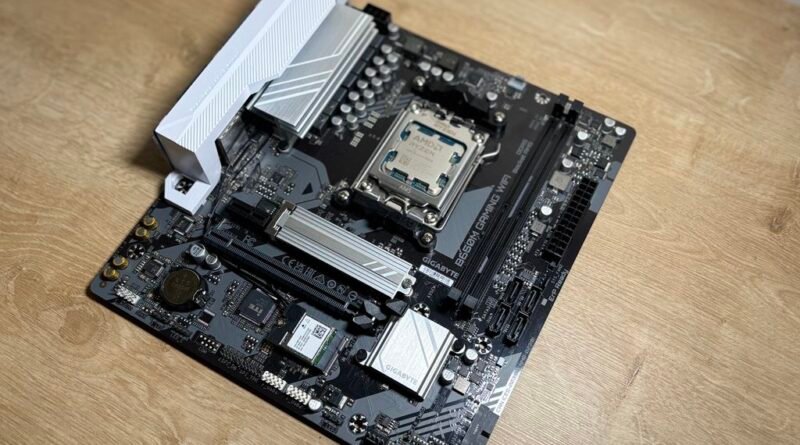 Fabricantes de placas-mãe realizam liquidação com descontos de até 57% devido à baixa nas vendas