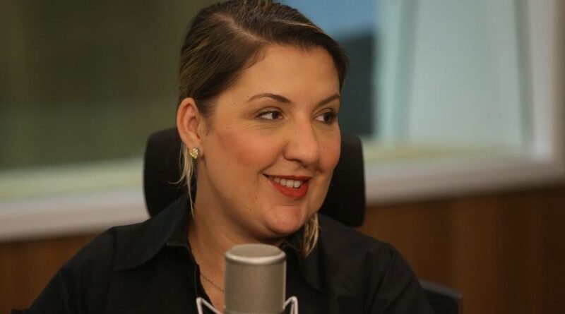 Flávio apresenta Daniella Marques como responsável pela agenda econômica da pré-campanha