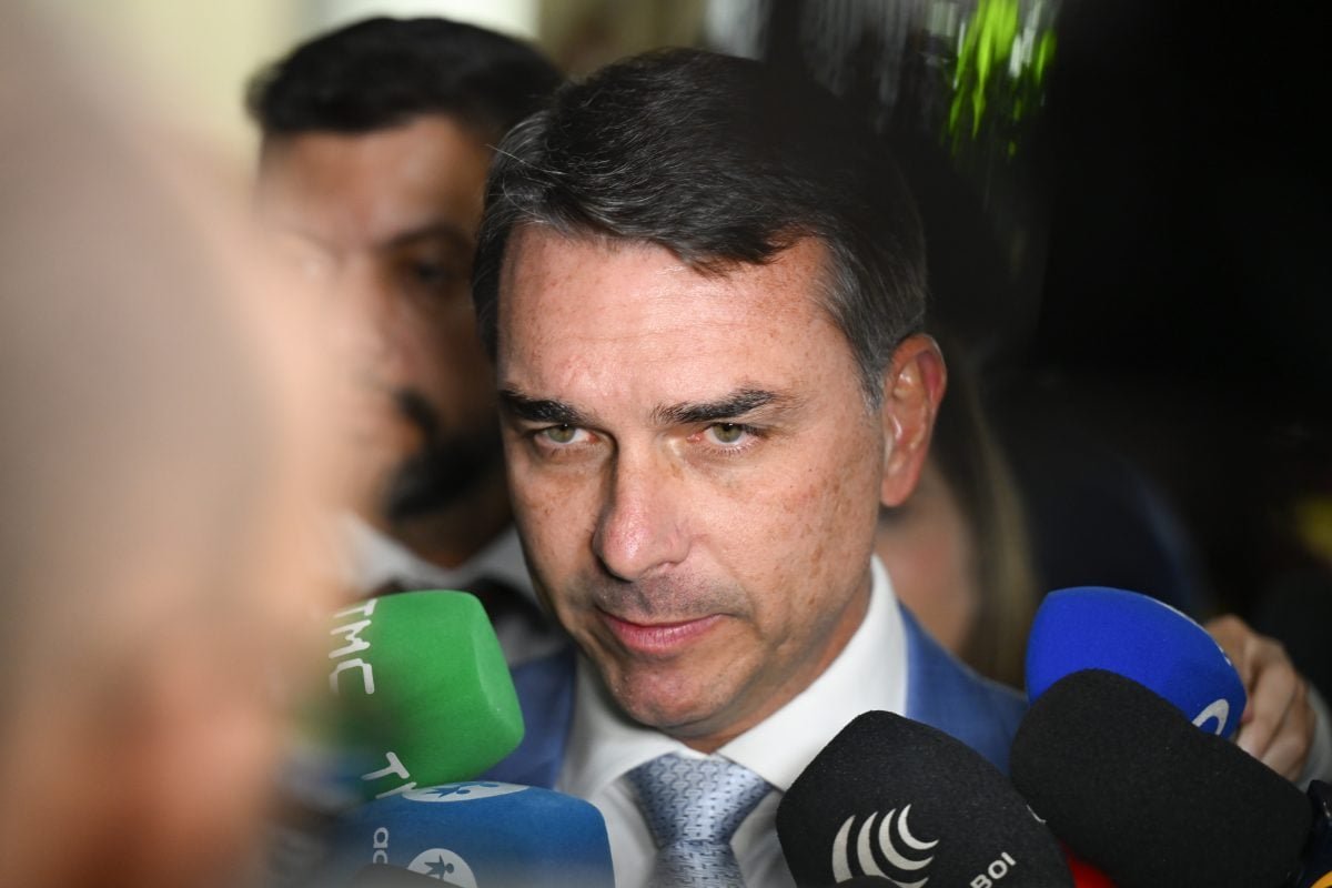 Flávio solicita ao STF declaração de suspeição de Moraes para julgamento do caso Master