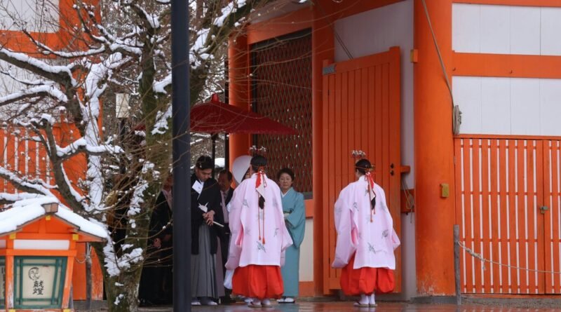 Japão se torna novo destino para casamentos de estrangeiros após o turismo de massa