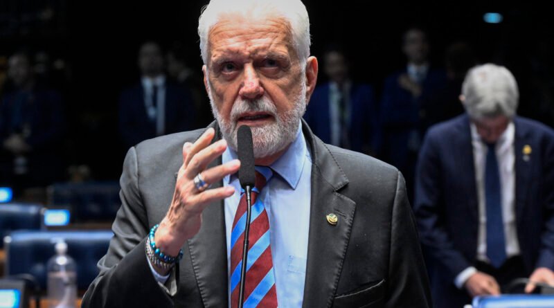 Jaques Wagner desmente ligação com Vorcaro durante discurso no Senado antes da operação