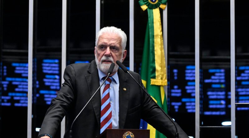Jaques Wagner renuncia à liderança do governo no Senado após operação da PF