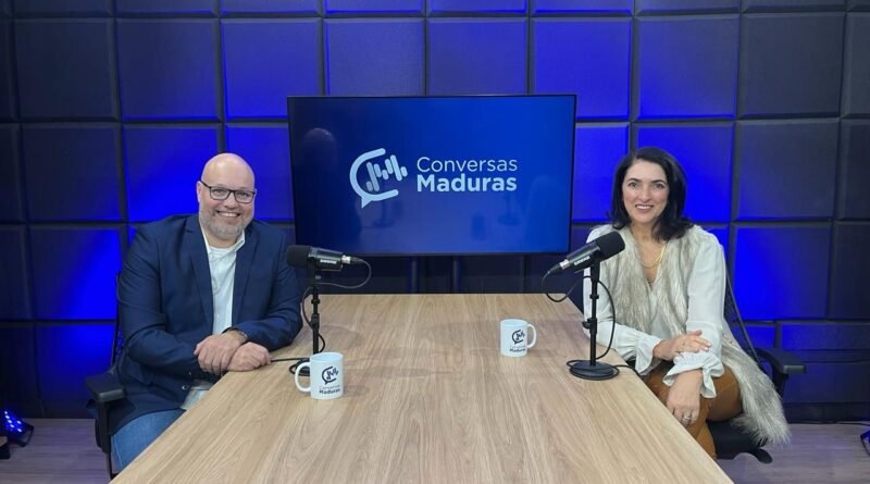 Jornalista Stefan Ligocki lança novo podcast Conversas Maduras