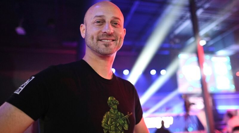 Joshua Baer, CEO da Capital Factory, morre em acidente de jato executivo no Texas