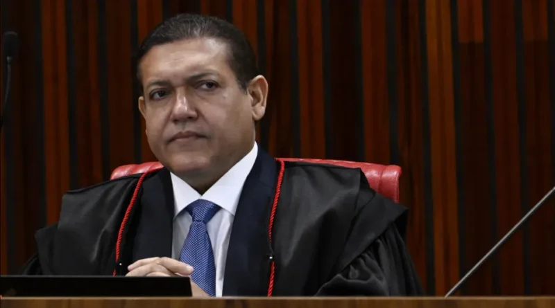 Kassio se junta a Moraes em grupo que coordena ações de propaganda no TSE