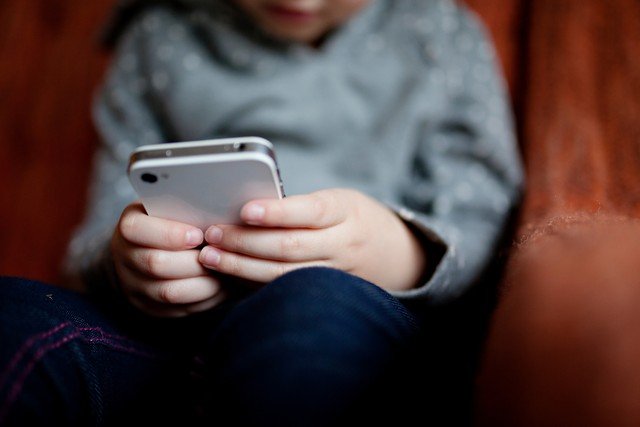 Malásia impõe proibição de redes sociais para menores de 16 anos