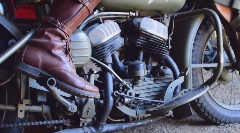 Manual ensina leigos a ligar motocicleta da Segunda Guerra Mundial