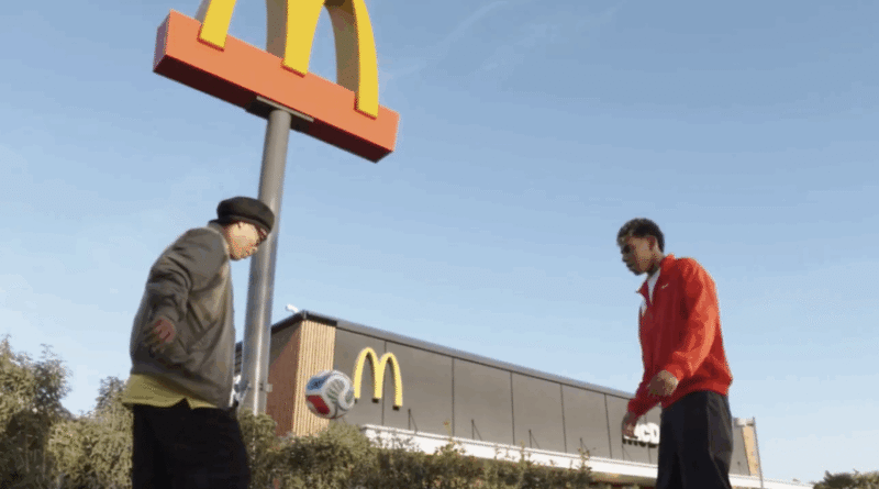 McDonald's lança campanha para a Copa com Ronaldinho e Lamine Yamal