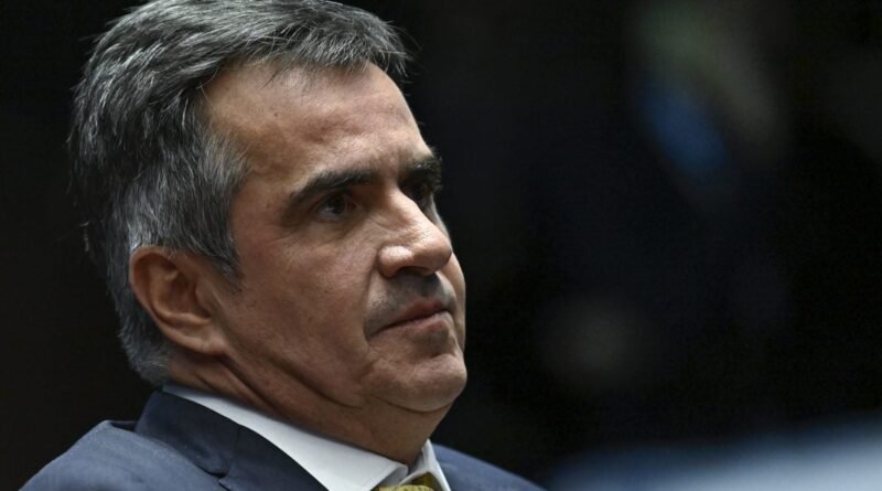 Mendonça restabelece sigilo em investigação sobre Ciro Nogueira