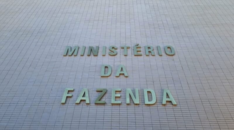 Mercado eleva projeção do déficit público de R$ 57,8 bilhões para R$ 59 bilhões