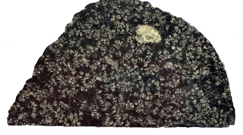 Meteorito encontrado no Saara é fragmento de planeta que se desintegrou há 4,5 bilhões de anos