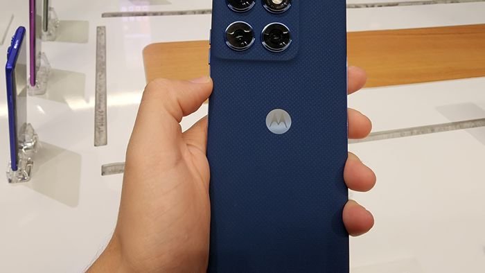 Motorola Edge 60 tem preço reduzido para R$ 1.712 com pagamento via Pix e uso de cupom