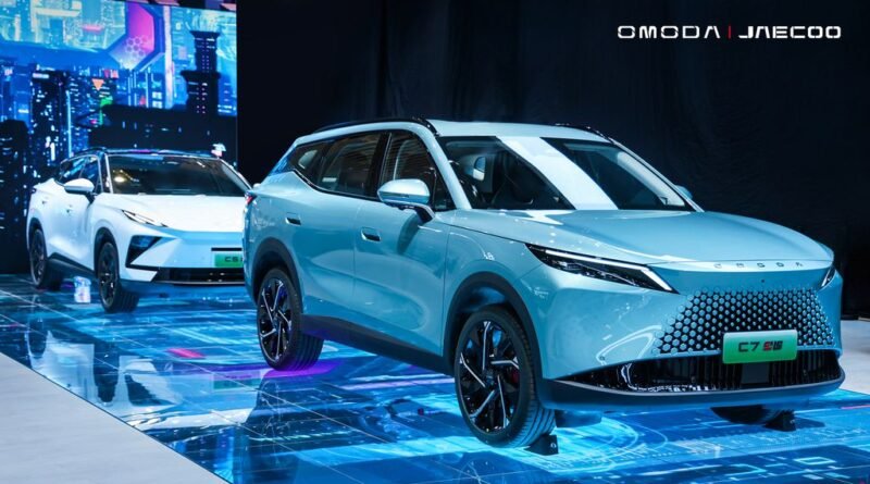 Omoda reduz preços e lança SUV híbrido mais acessível que T-Cross