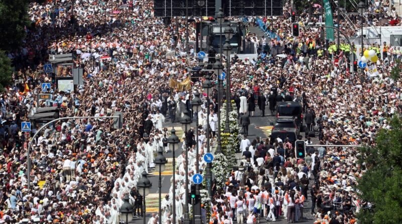 Papa Leão XVI realiza missa para mais de um milhão de fiéis em Madri