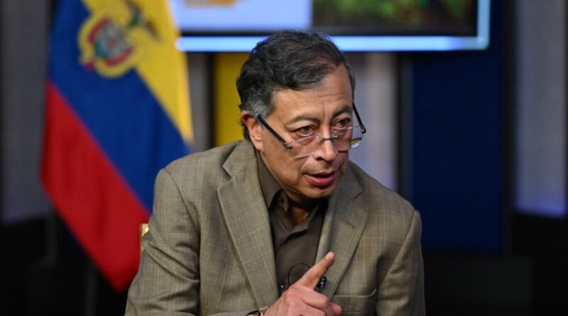 Petro classifica aliados dos EUA na Colômbia como genocidas e narcotraficantes em entrevista à AFP