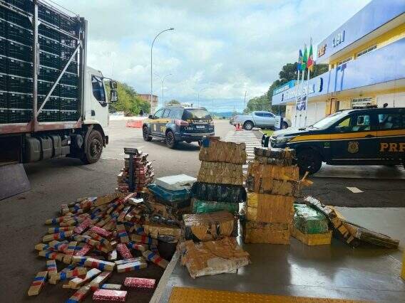 Polícia captura caminhão carregado com quase uma tonelada de maconha no Norte gaúcho